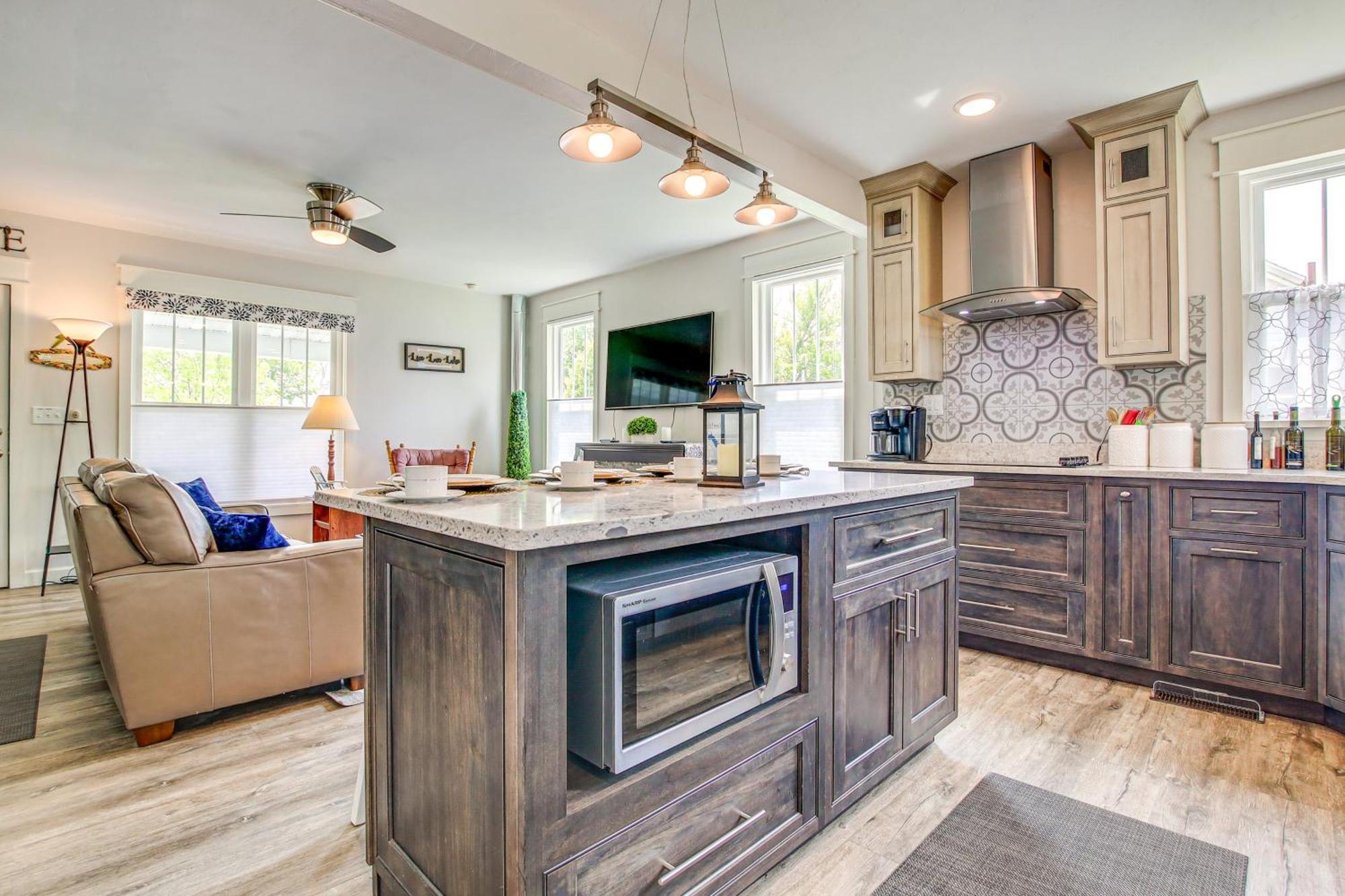 Lavish House With Patio - 2 Blocks To Green Lake! Екстер'єр фото