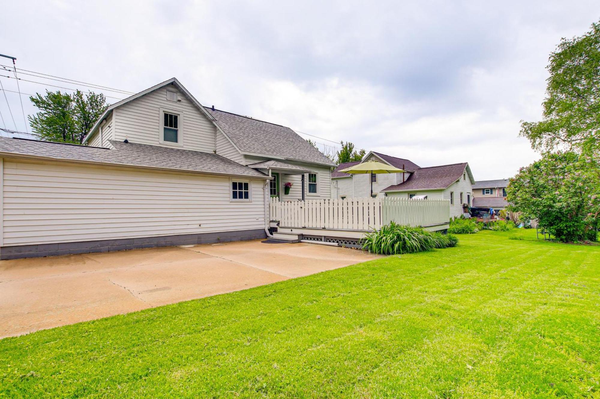 Lavish House With Patio - 2 Blocks To Green Lake! Екстер'єр фото