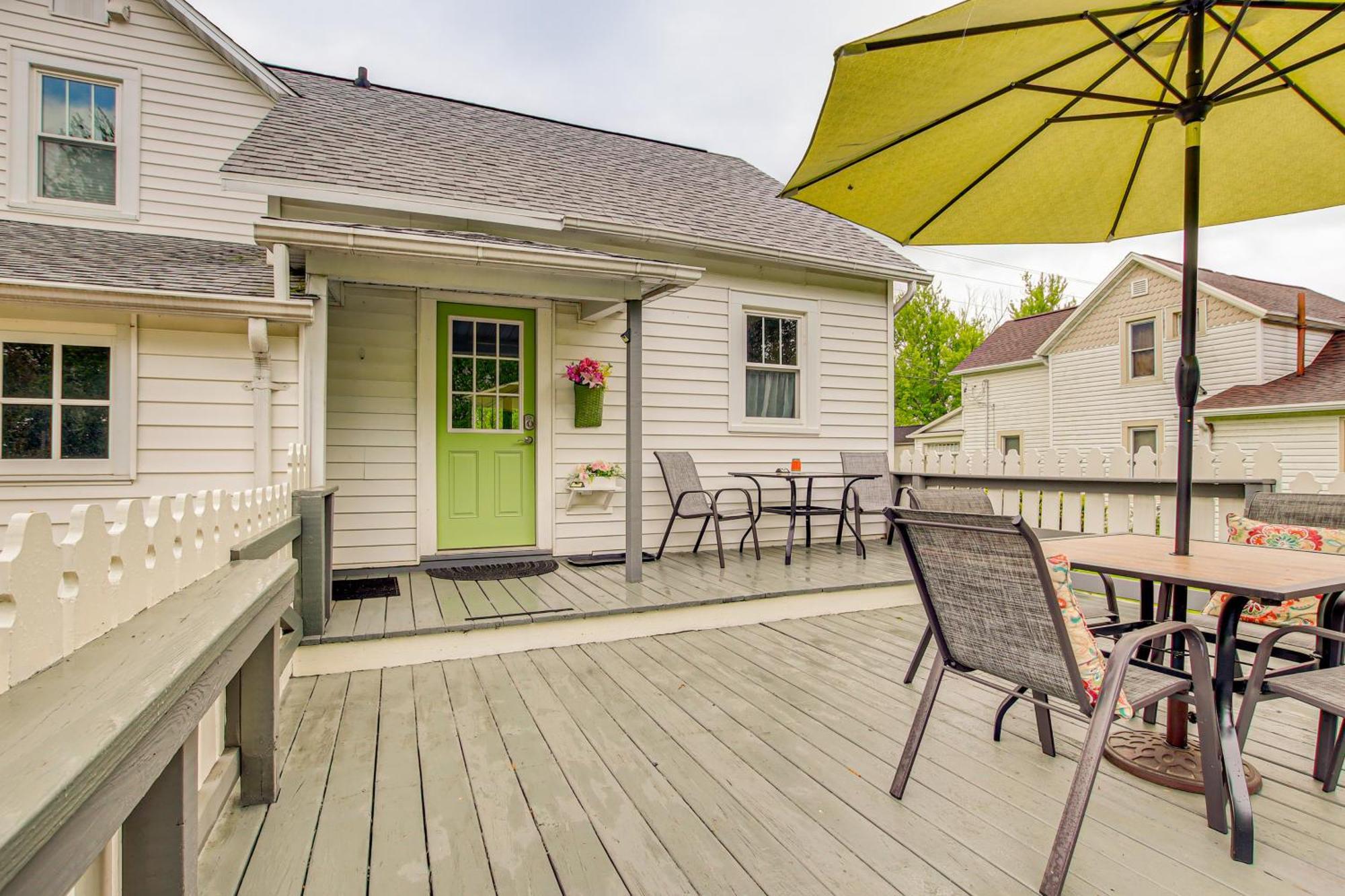Lavish House With Patio - 2 Blocks To Green Lake! Екстер'єр фото