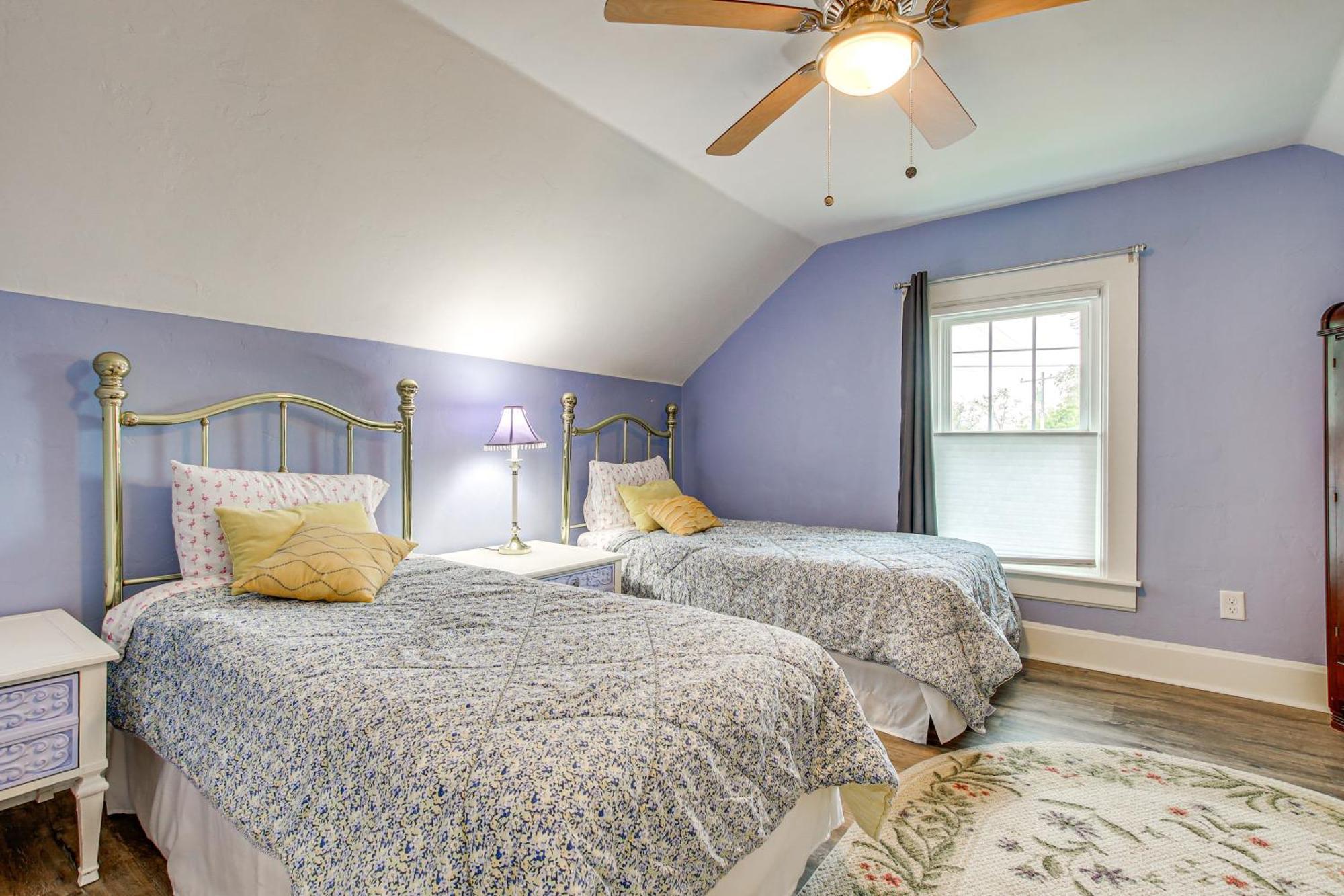 Lavish House With Patio - 2 Blocks To Green Lake! Екстер'єр фото