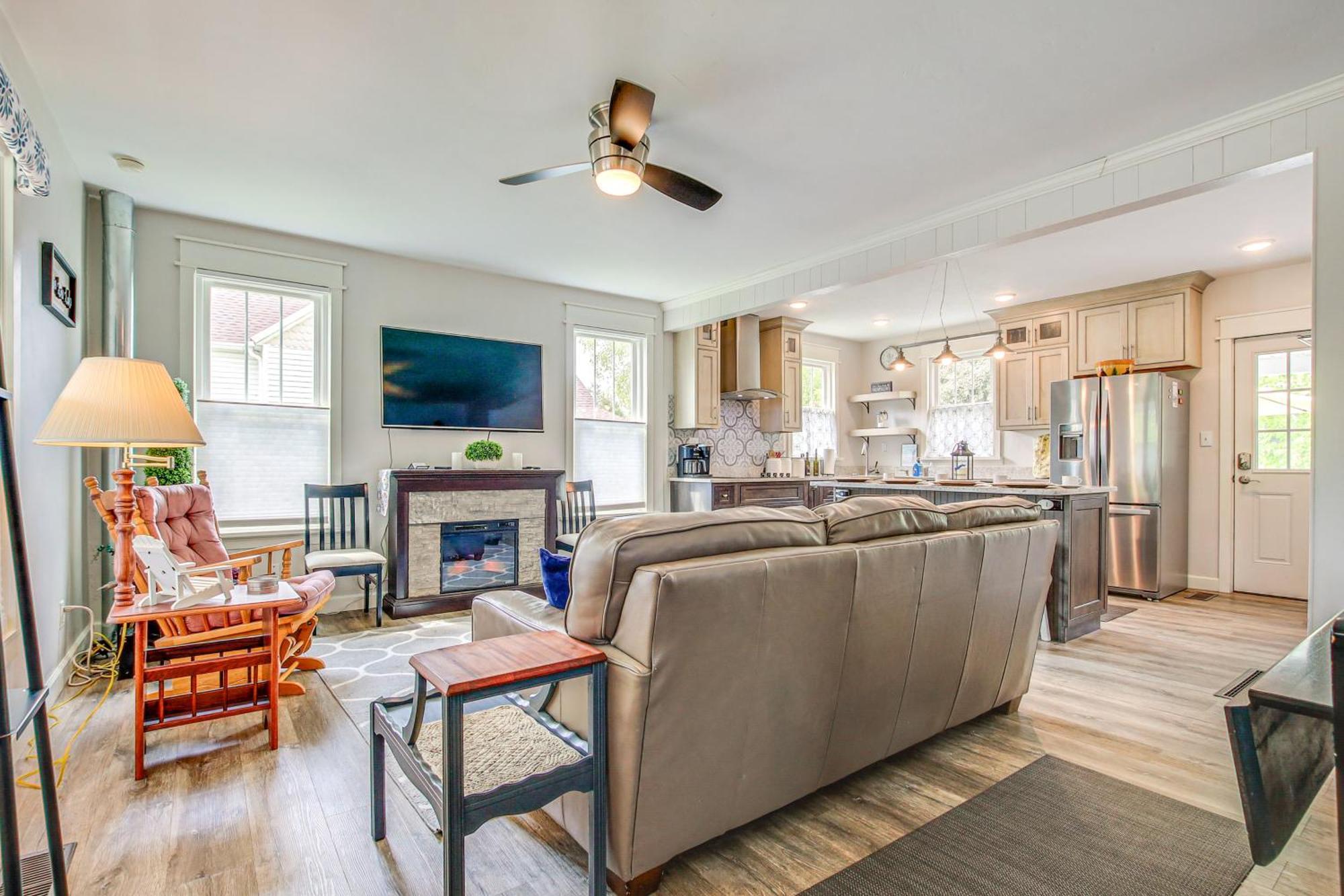 Lavish House With Patio - 2 Blocks To Green Lake! Екстер'єр фото
