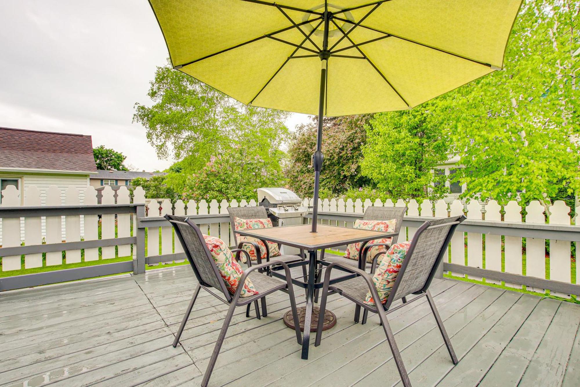 Lavish House With Patio - 2 Blocks To Green Lake! Екстер'єр фото